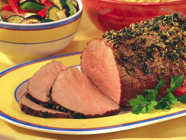 Pepper Rubbed Oven Roast Beef with Onion Purée Recipe
